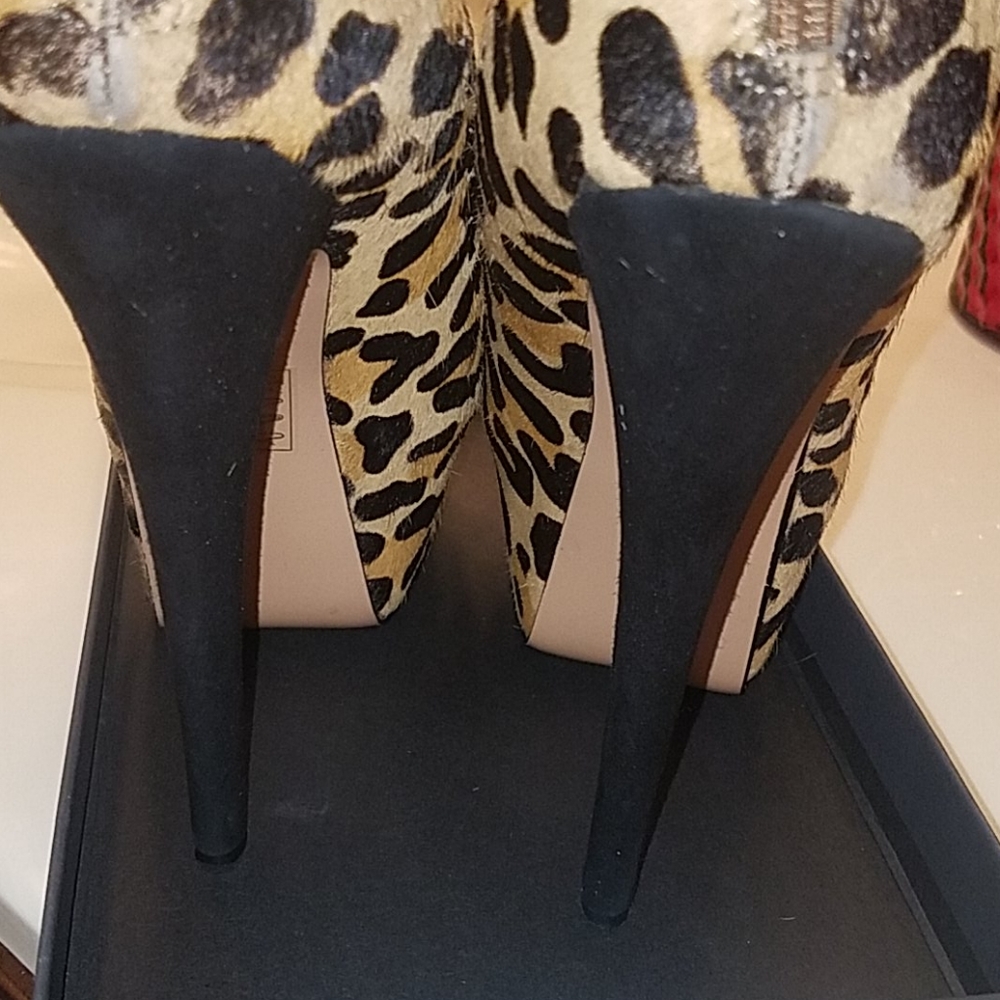 Shoes - Picture 4 of 6
